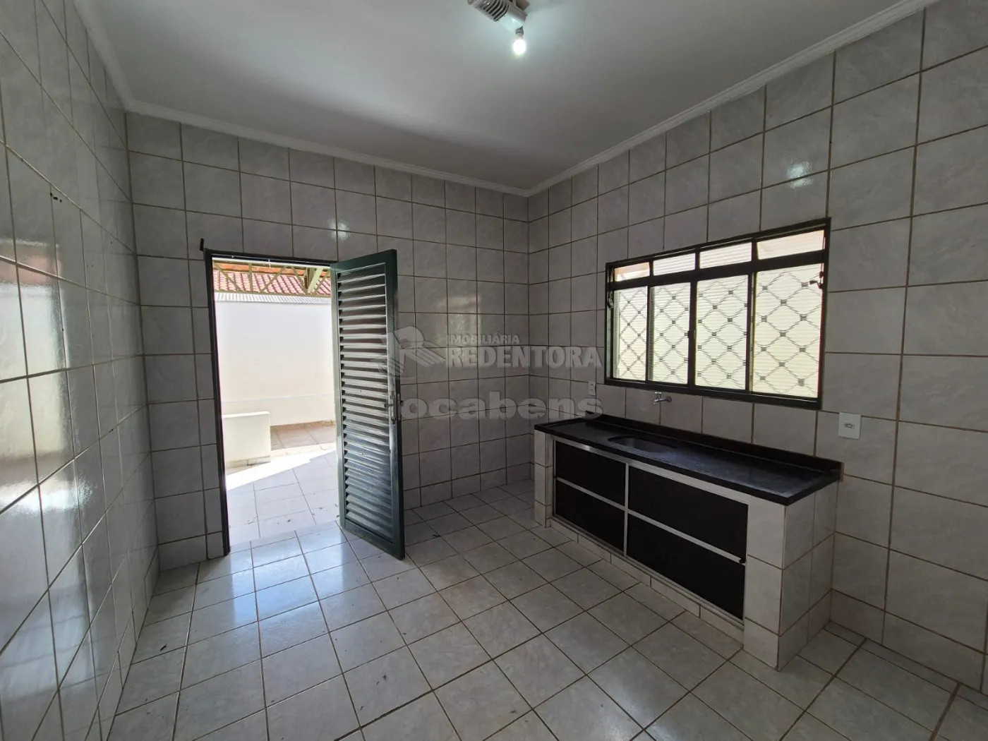 Alugar Casa / Padr&atilde;o em S&atilde;o Jos&eacute; do Rio Preto R$ 1.500,00 - Foto 4