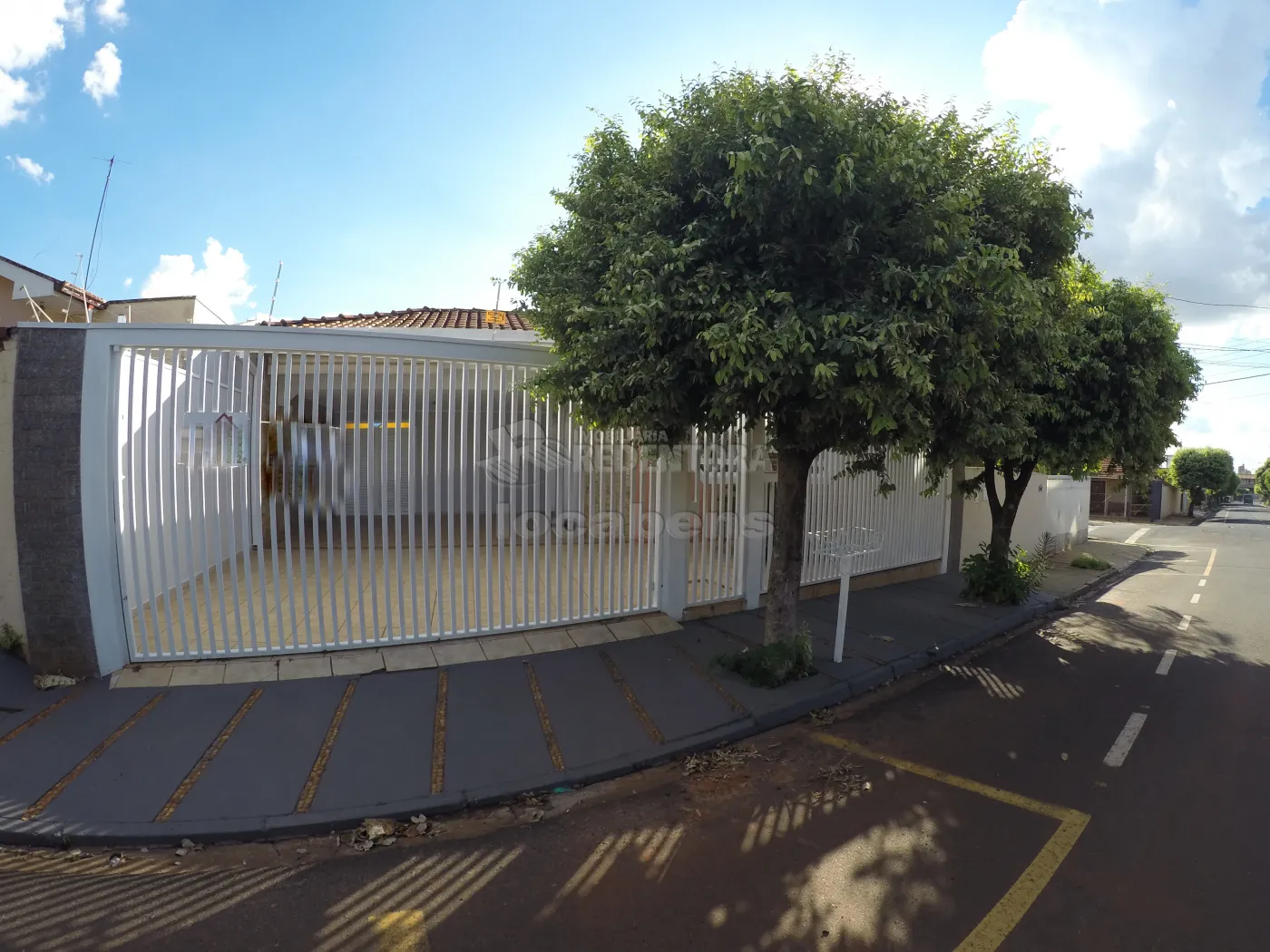 Casa, 4 quartos, 210 m² - Foto 1