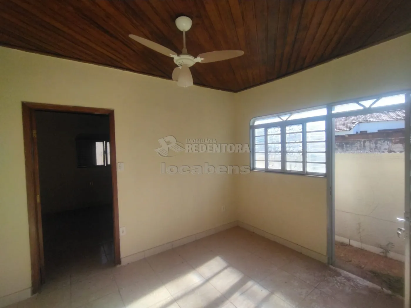 Alugar Casa / Padr&atilde;o em S&atilde;o Jos&eacute; do Rio Preto R$ 780,00 - Foto 1