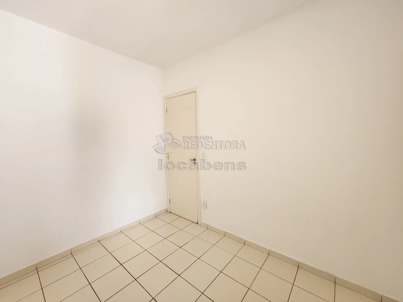 Alugar Casa / Condom&iacute;nio em S&atilde;o Jos&eacute; do Rio Preto R$ 1.100,00 - Foto 8