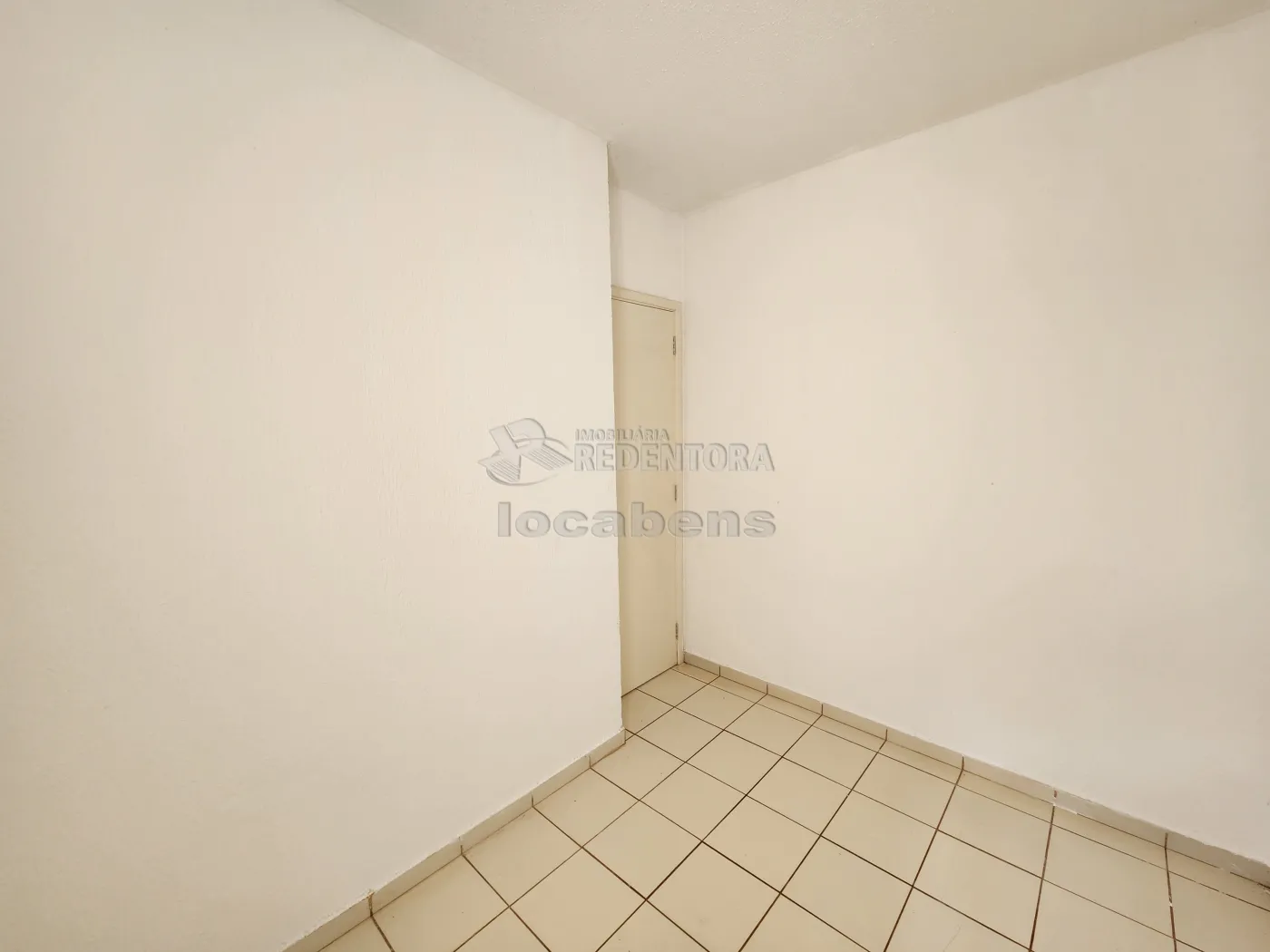 Alugar Casa / Condom&iacute;nio em S&atilde;o Jos&eacute; do Rio Preto R$ 1.100,00 - Foto 10