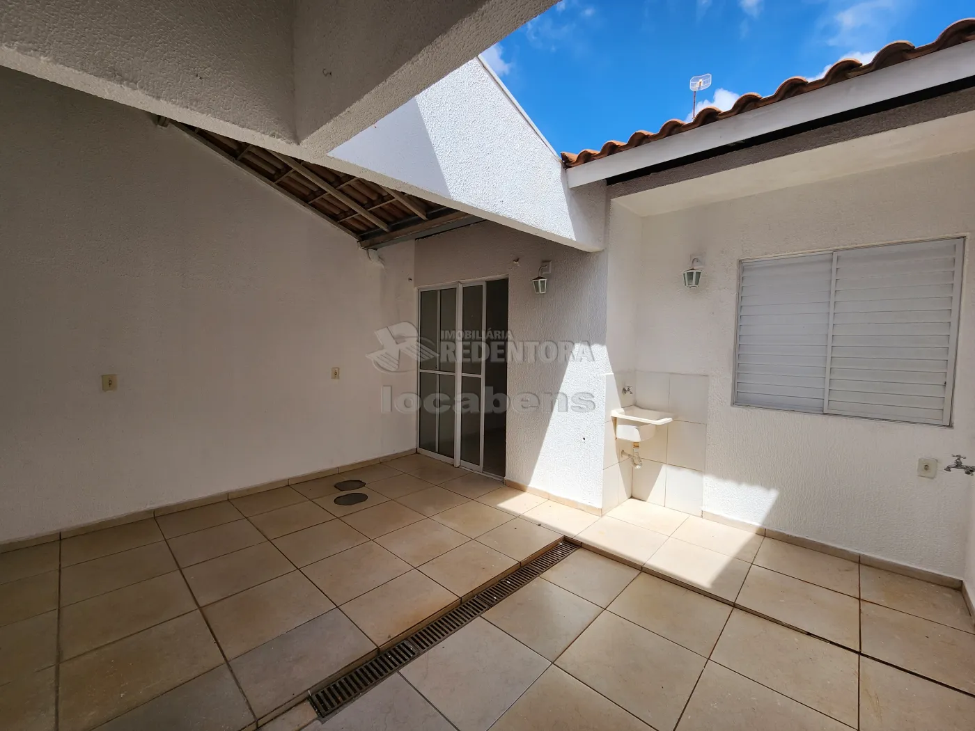 Alugar Casa / Condom&iacute;nio em S&atilde;o Jos&eacute; do Rio Preto R$ 1.100,00 - Foto 12
