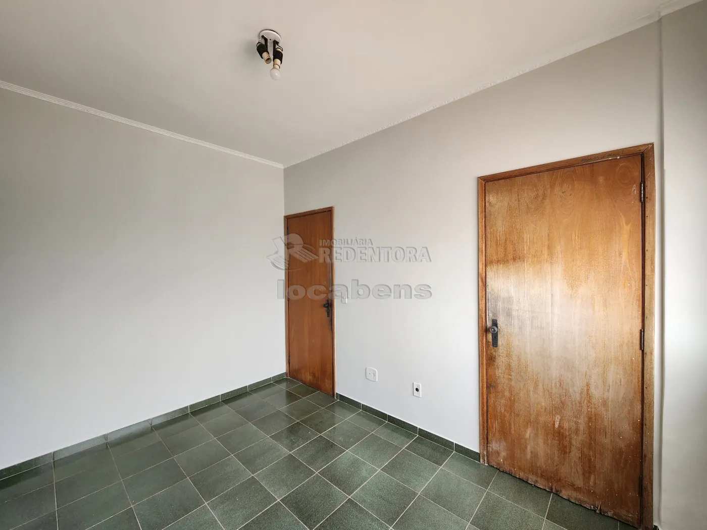 Alugar Apartamento / Padr&atilde;o em S&atilde;o Jos&eacute; do Rio Preto R$ 650,00 - Foto 2