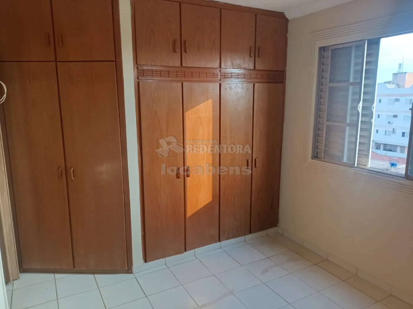 Alugar Apartamento / Padr&atilde;o em S&atilde;o Jos&eacute; do Rio Preto R$ 950,00 - Foto 5