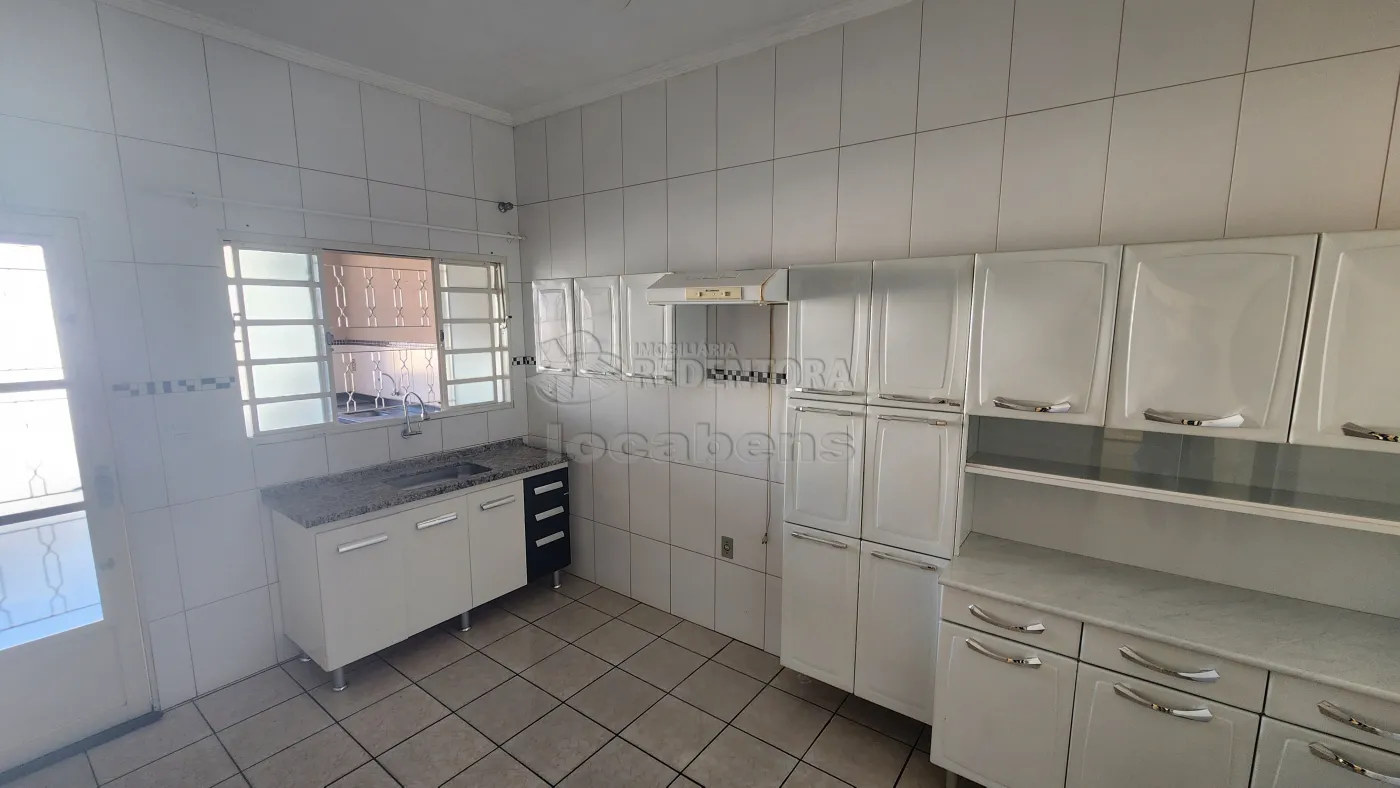 Alugar Casa / Padr&atilde;o em S&atilde;o Jos&eacute; do Rio Preto R$ 1.750,00 - Foto 3