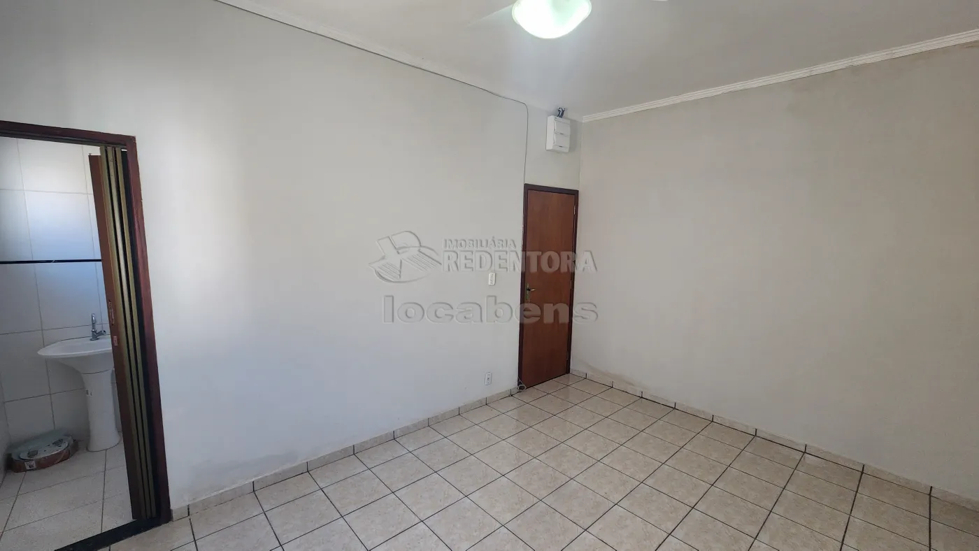 Alugar Casa / Padr&atilde;o em S&atilde;o Jos&eacute; do Rio Preto R$ 1.750,00 - Foto 10