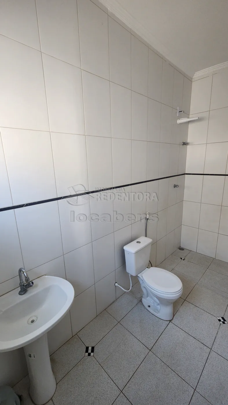 Alugar Casa / Padr&atilde;o em S&atilde;o Jos&eacute; do Rio Preto R$ 1.750,00 - Foto 11