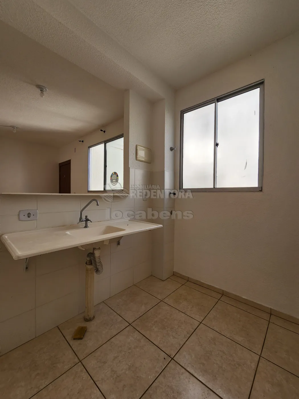 Alugar Apartamento / Padr&atilde;o em S&atilde;o Jos&eacute; do Rio Preto R$ 1.200,00 - Foto 3