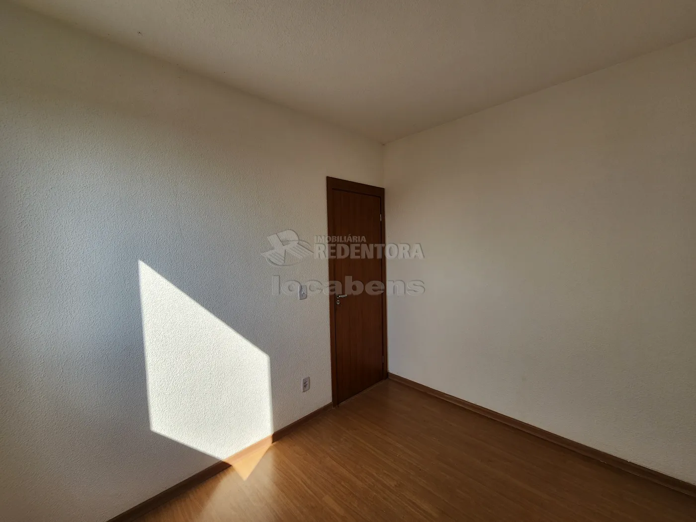 Alugar Apartamento / Padr&atilde;o em S&atilde;o Jos&eacute; do Rio Preto R$ 1.200,00 - Foto 9