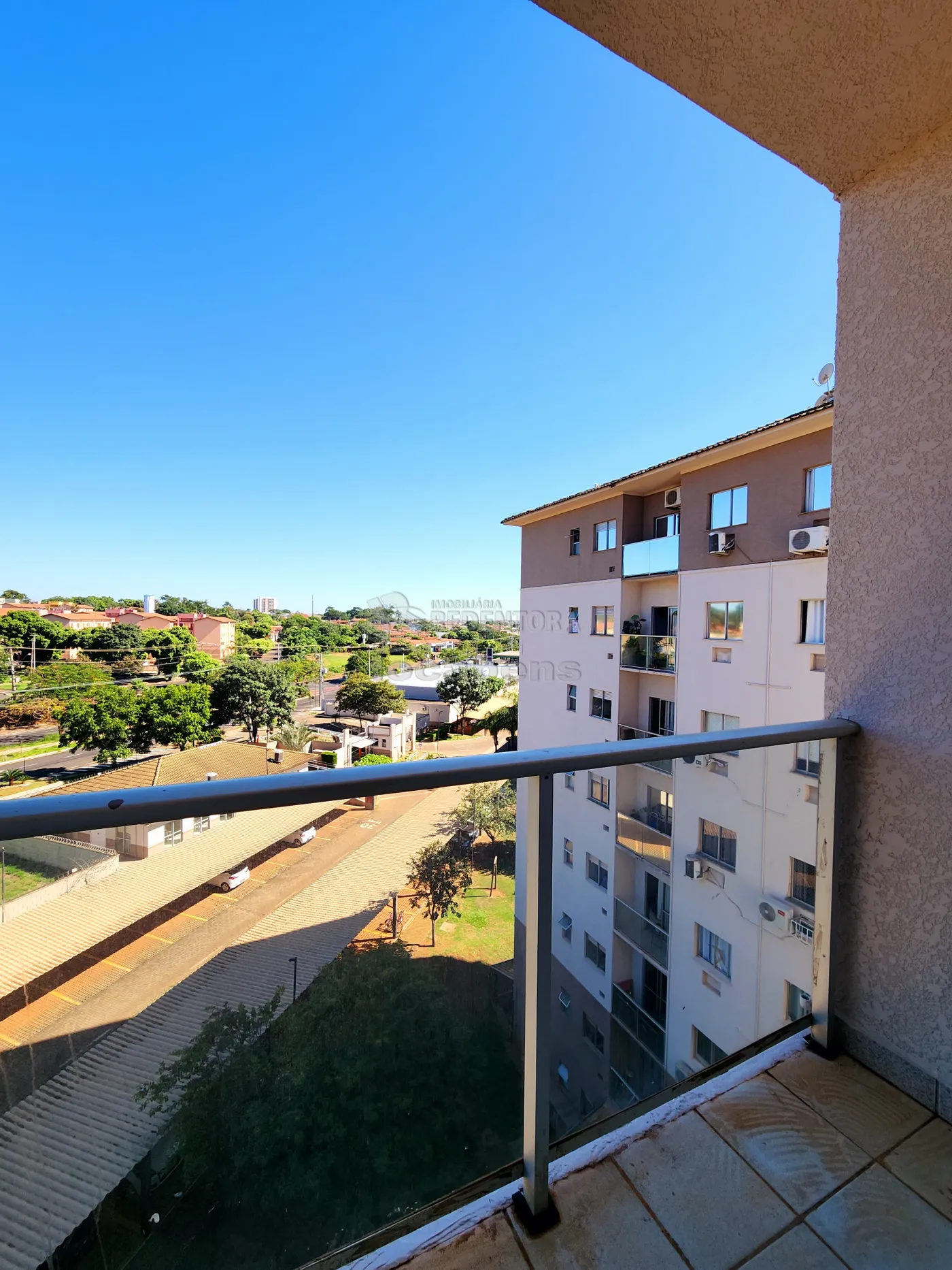Alugar Apartamento / Padr&atilde;o em S&atilde;o Jos&eacute; do Rio Preto R$ 900,00 - Foto 3