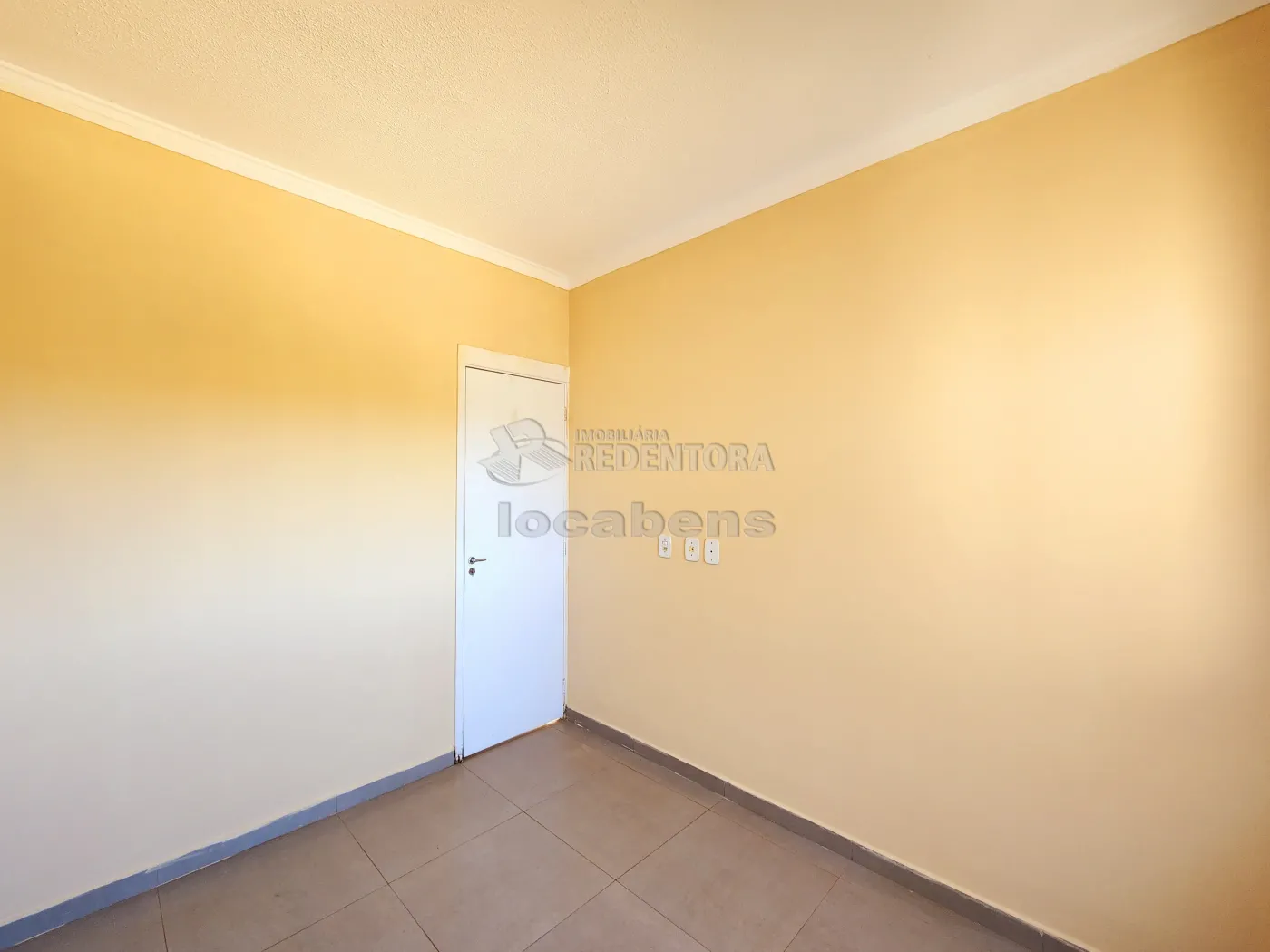 Alugar Apartamento / Padr&atilde;o em S&atilde;o Jos&eacute; do Rio Preto R$ 900,00 - Foto 9