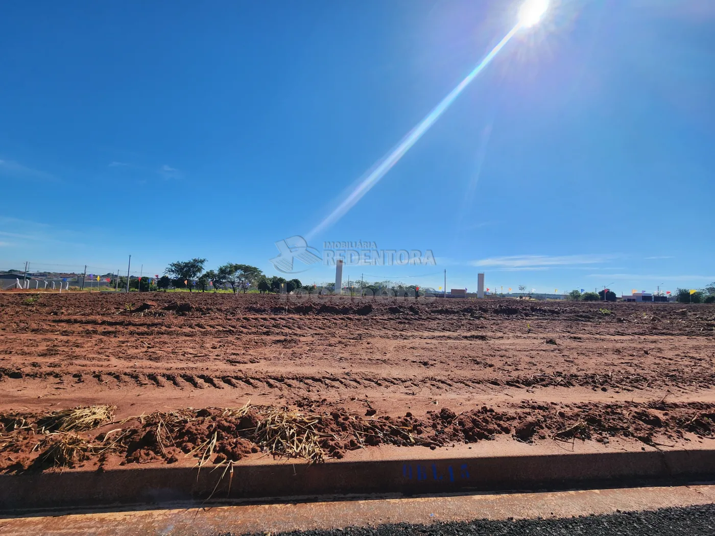 Terreno / Lote / Condomínio à venda, 219m² — foto 1 de 17