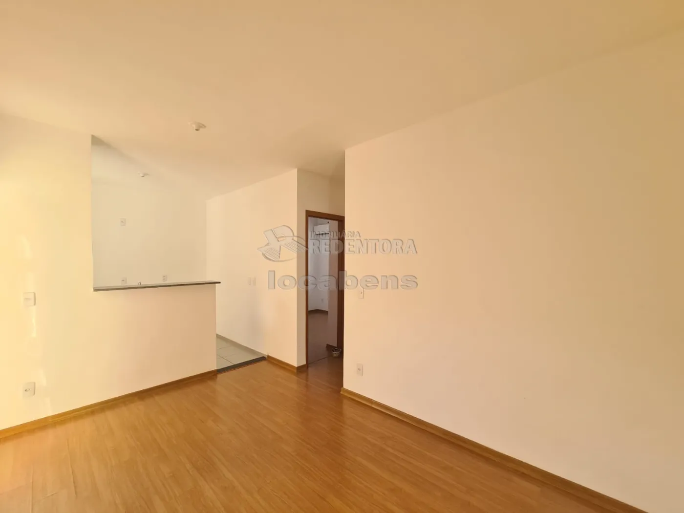 Alugar Apartamento / Padr&atilde;o em S&atilde;o Jos&eacute; do Rio Preto R$ 900,00 - Foto 3