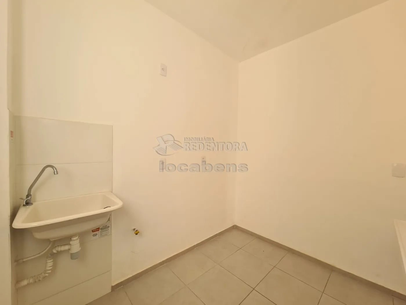 Alugar Apartamento / Padr&atilde;o em S&atilde;o Jos&eacute; do Rio Preto R$ 900,00 - Foto 6
