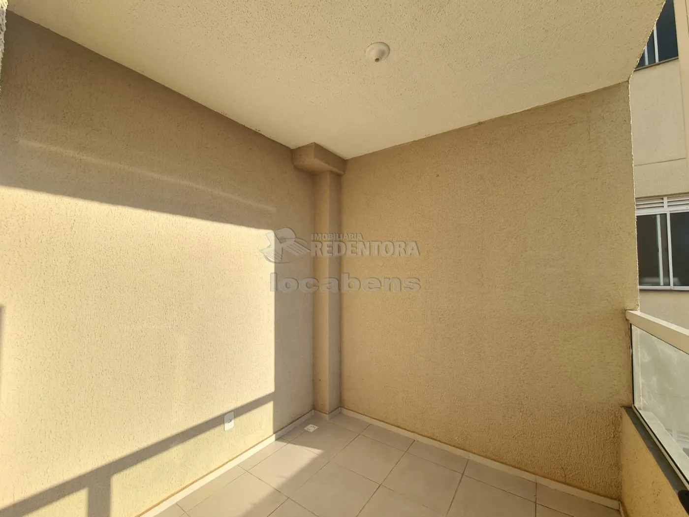Alugar Apartamento / Padr&atilde;o em S&atilde;o Jos&eacute; do Rio Preto R$ 900,00 - Foto 9