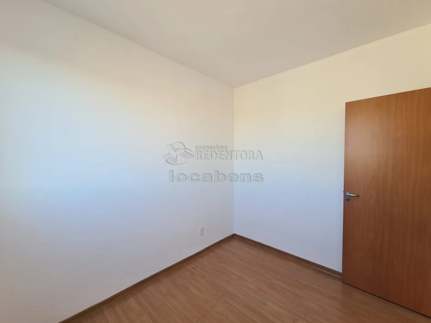 Alugar Apartamento / Padr&atilde;o em S&atilde;o Jos&eacute; do Rio Preto R$ 900,00 - Foto 15