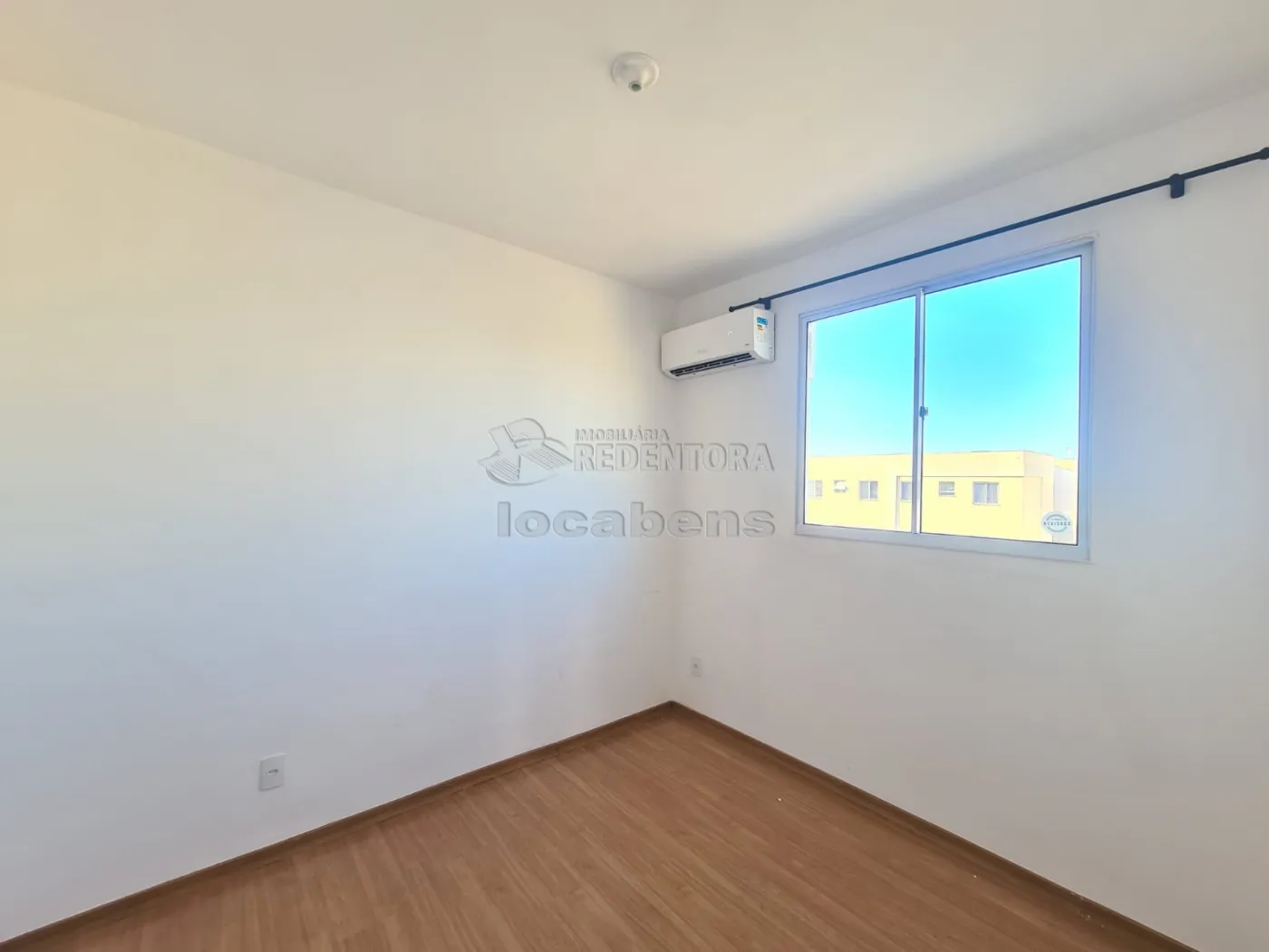 Alugar Apartamento / Padr&atilde;o em S&atilde;o Jos&eacute; do Rio Preto R$ 900,00 - Foto 17