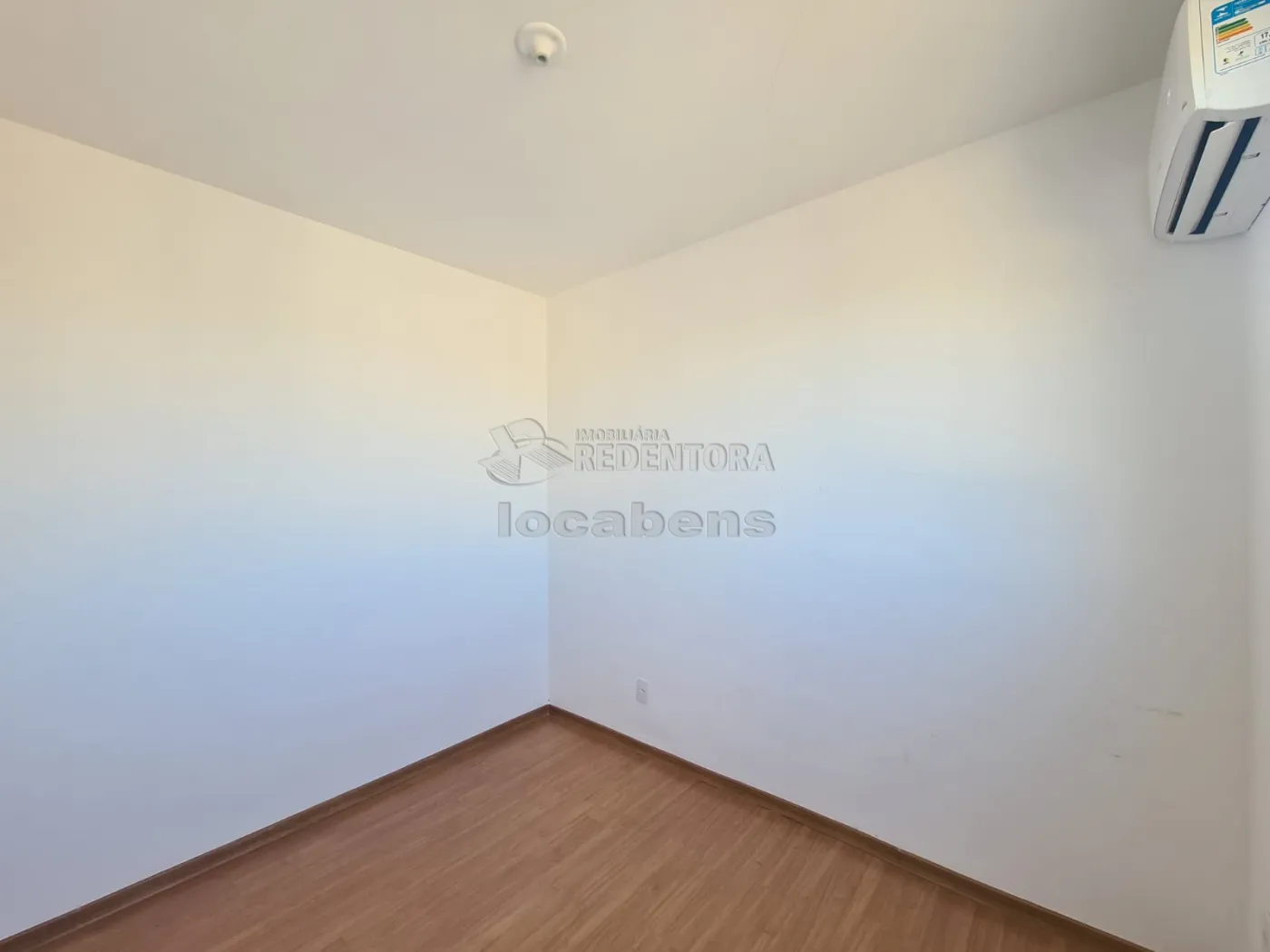Alugar Apartamento / Padr&atilde;o em S&atilde;o Jos&eacute; do Rio Preto R$ 900,00 - Foto 19