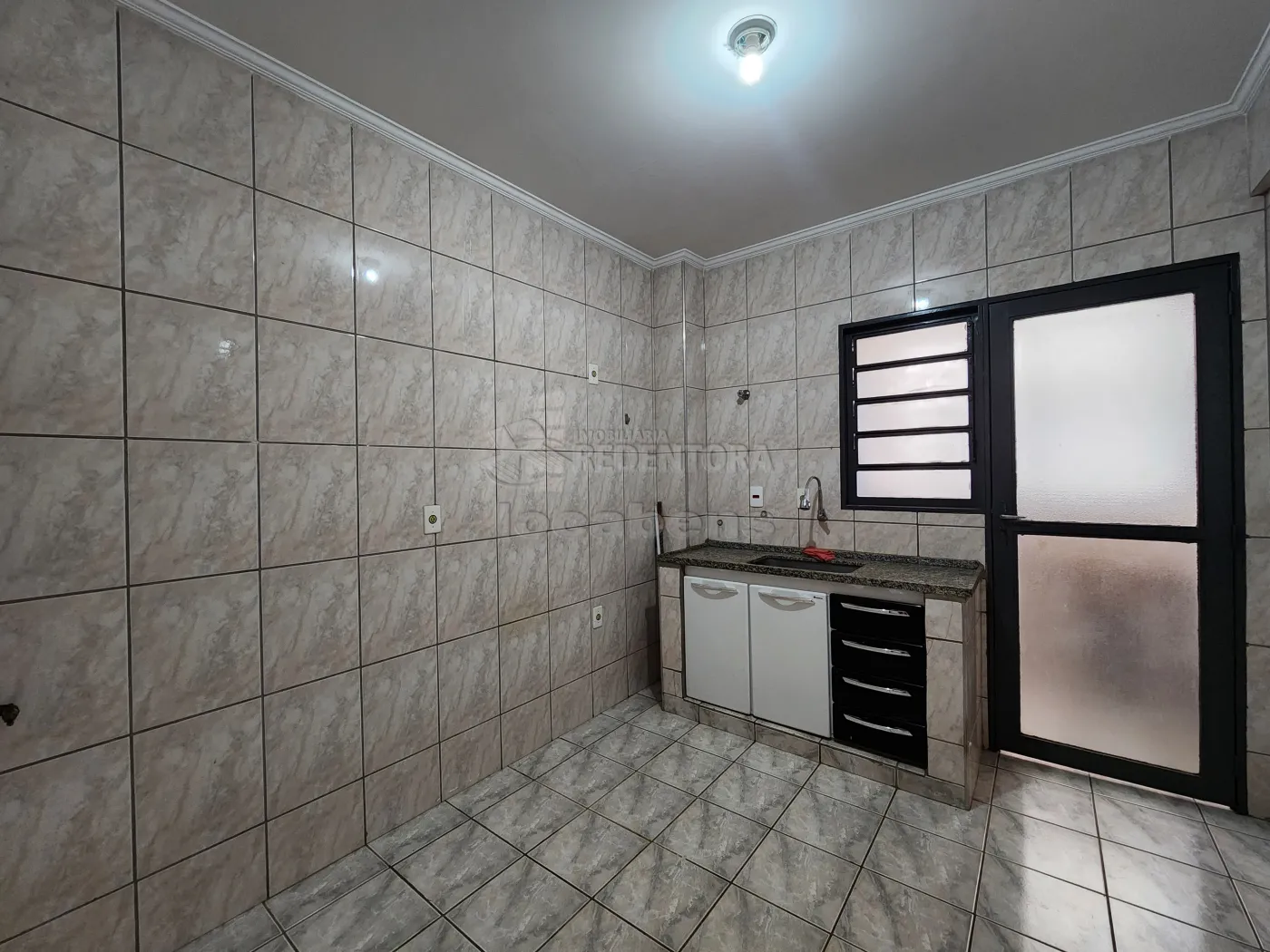 Alugar Apartamento / Padr&atilde;o em S&atilde;o Jos&eacute; do Rio Preto R$ 1.000,00 - Foto 3