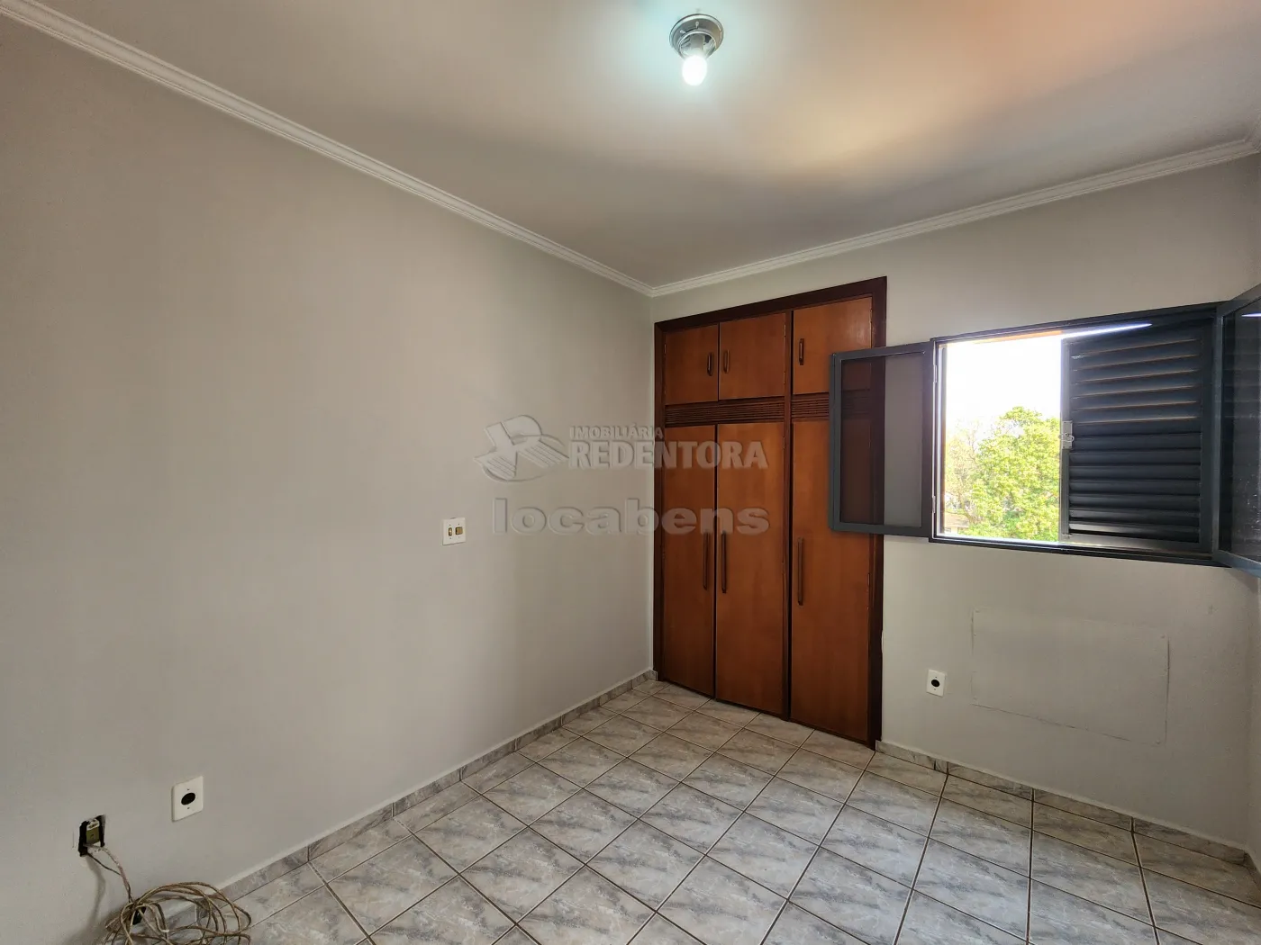 Alugar Apartamento / Padr&atilde;o em S&atilde;o Jos&eacute; do Rio Preto R$ 1.000,00 - Foto 7
