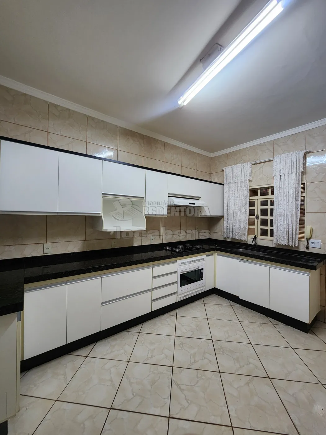 Alugar Casa / Padr&atilde;o em S&atilde;o Jos&eacute; do Rio Preto R$ 2.500,00 - Foto 4