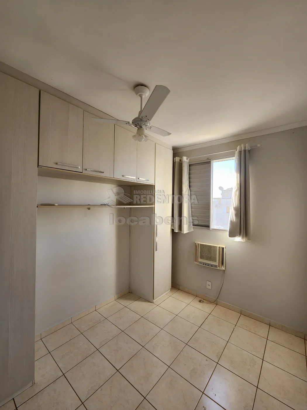 Alugar Apartamento / Padr&atilde;o em S&atilde;o Jos&eacute; do Rio Preto R$ 1.800,00 - Foto 4