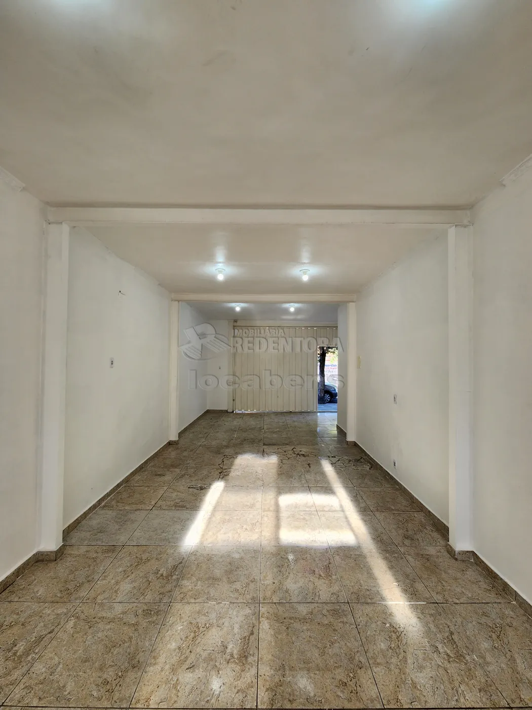 Alugar Comercial / Sal&atilde;o em S&atilde;o Jos&eacute; do Rio Preto R$ 1.000,00 - Foto 2