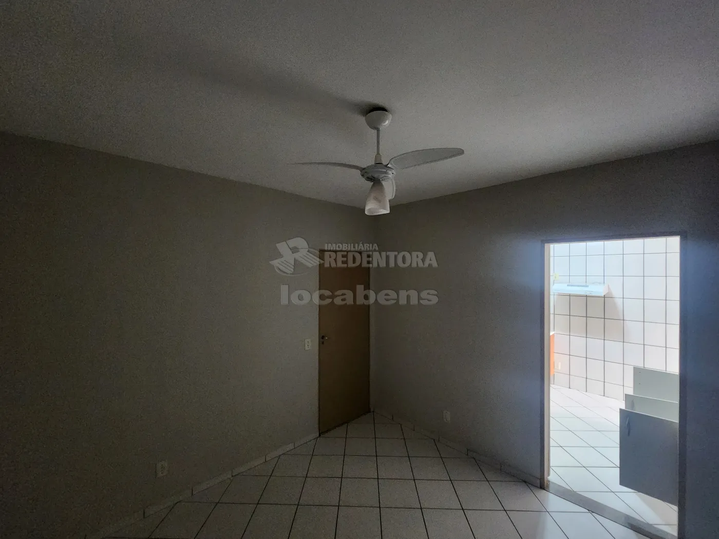Alugar Apartamento / Padr&atilde;o em S&atilde;o Jos&eacute; do Rio Preto R$ 1.100,00 - Foto 1