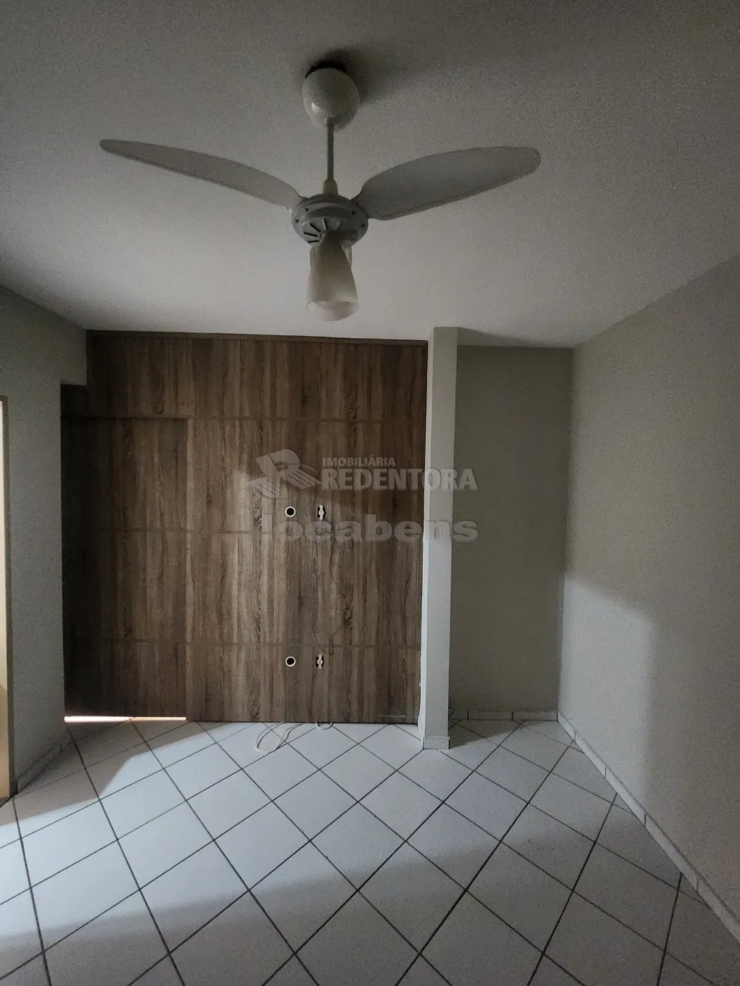 Alugar Apartamento / Padr&atilde;o em S&atilde;o Jos&eacute; do Rio Preto R$ 1.100,00 - Foto 3
