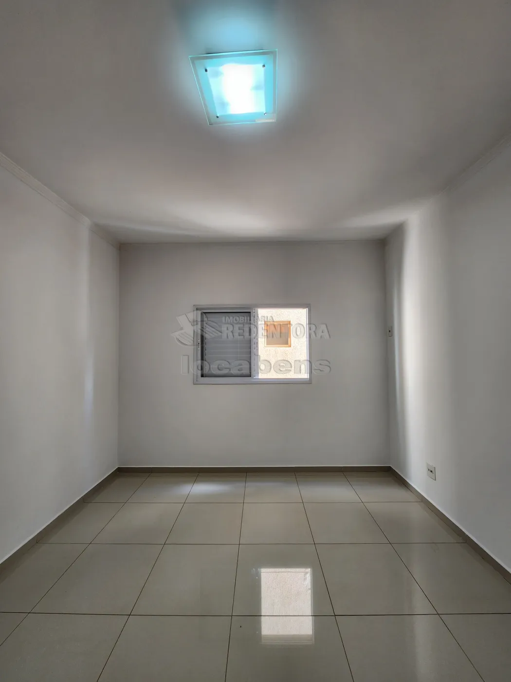 Alugar Apartamento / Padr&atilde;o em S&atilde;o Jos&eacute; do Rio Preto R$ 1.500,00 - Foto 4
