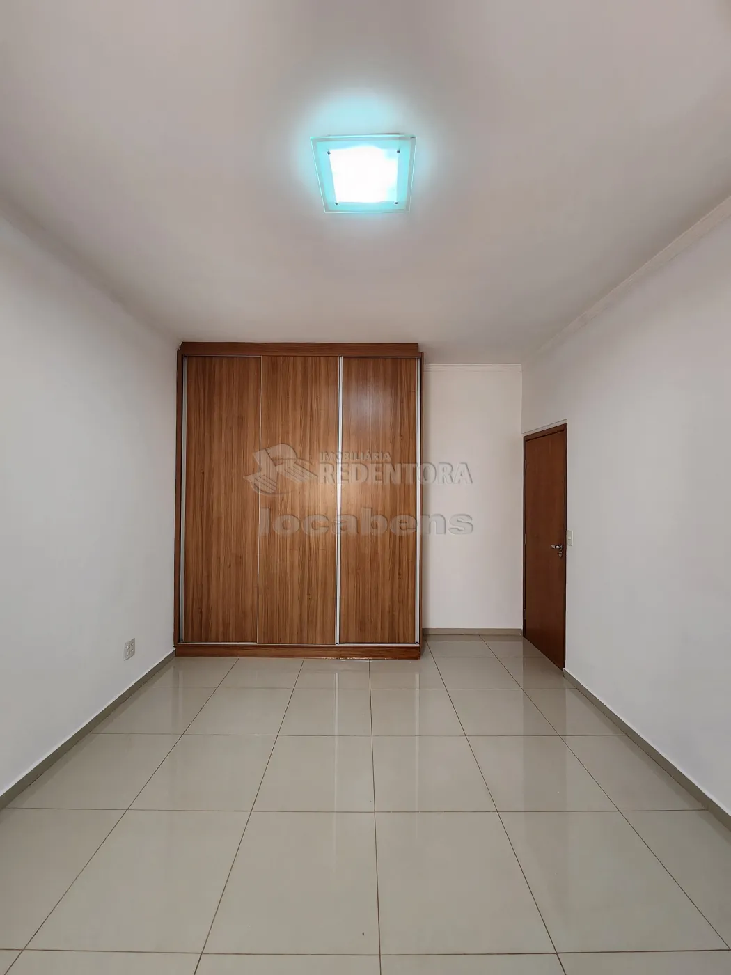 Alugar Apartamento / Padr&atilde;o em S&atilde;o Jos&eacute; do Rio Preto R$ 1.500,00 - Foto 5