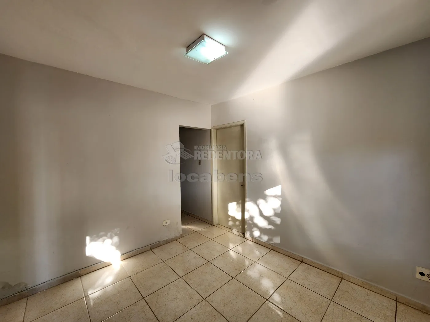 Alugar Casa / Padr&atilde;o em S&atilde;o Jos&eacute; do Rio Preto R$ 1.000,00 - Foto 2