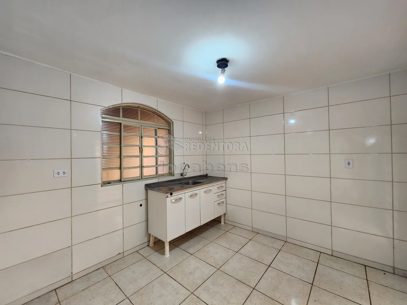 Alugar Casa / Padr&atilde;o em S&atilde;o Jos&eacute; do Rio Preto R$ 1.000,00 - Foto 4