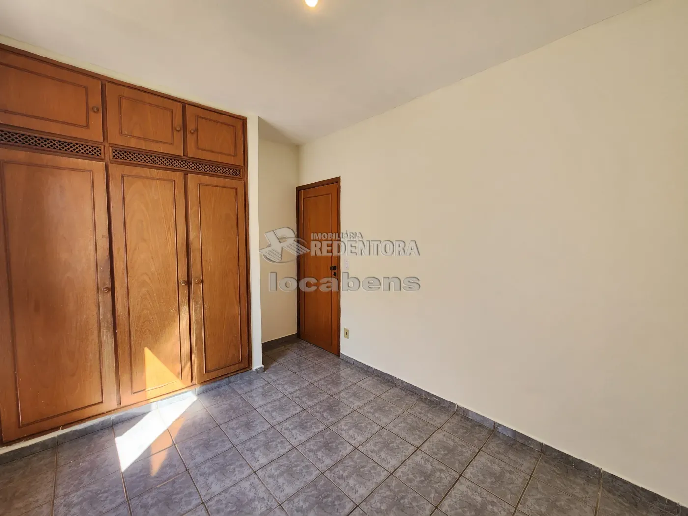 Alugar Apartamento / Padr&atilde;o em S&atilde;o Jos&eacute; do Rio Preto R$ 1.300,00 - Foto 9