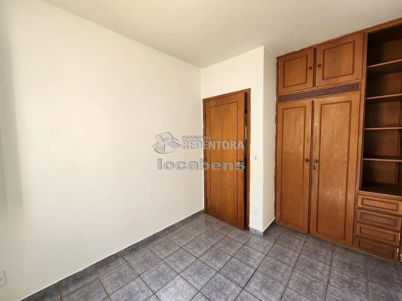 Alugar Apartamento / Padr&atilde;o em S&atilde;o Jos&eacute; do Rio Preto R$ 1.300,00 - Foto 11