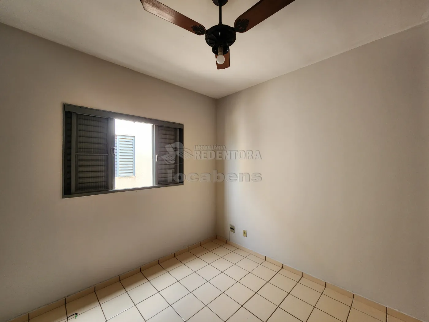 Alugar Apartamento / Padr&atilde;o em S&atilde;o Jos&eacute; do Rio Preto R$ 970,00 - Foto 4