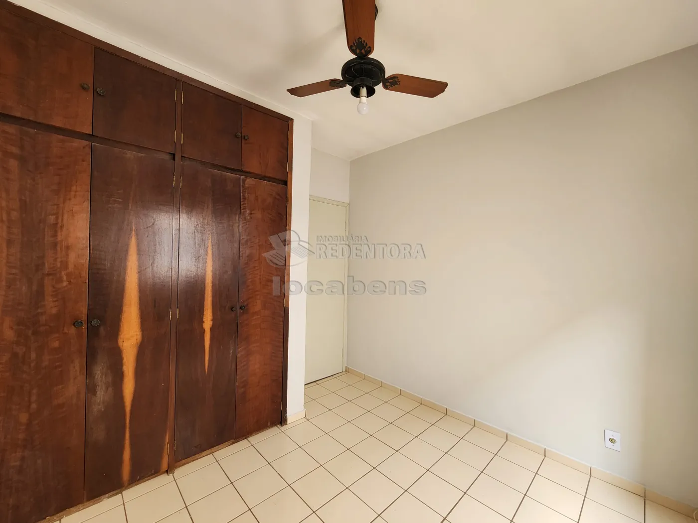 Alugar Apartamento / Padr&atilde;o em S&atilde;o Jos&eacute; do Rio Preto R$ 970,00 - Foto 5