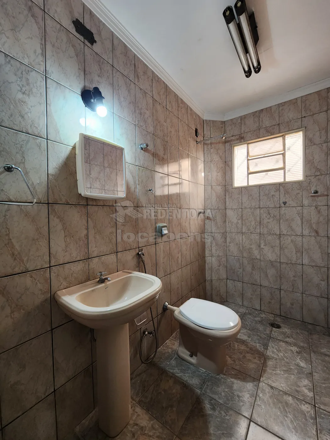 Alugar Casa / Padr&atilde;o em S&atilde;o Jos&eacute; do Rio Preto R$ 1.400,00 - Foto 6