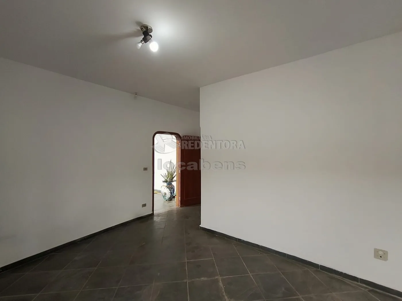 Alugar Casa / Padr&atilde;o em S&atilde;o Jos&eacute; do Rio Preto R$ 3.500,00 - Foto 2