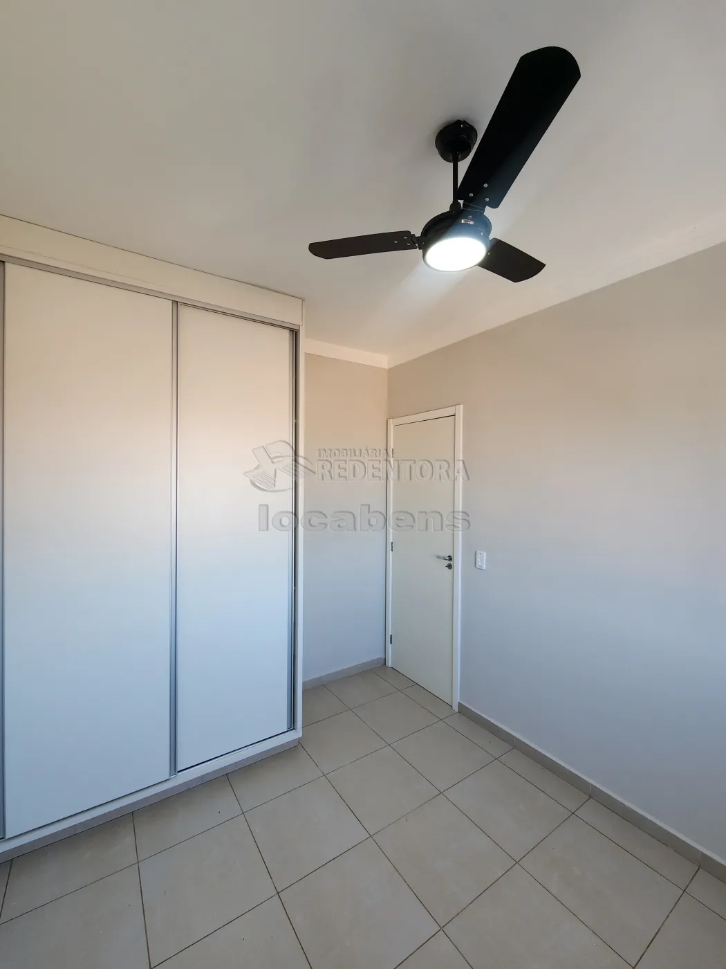 Alugar Apartamento / Padr&atilde;o em S&atilde;o Jos&eacute; do Rio Preto R$ 1.700,00 - Foto 11