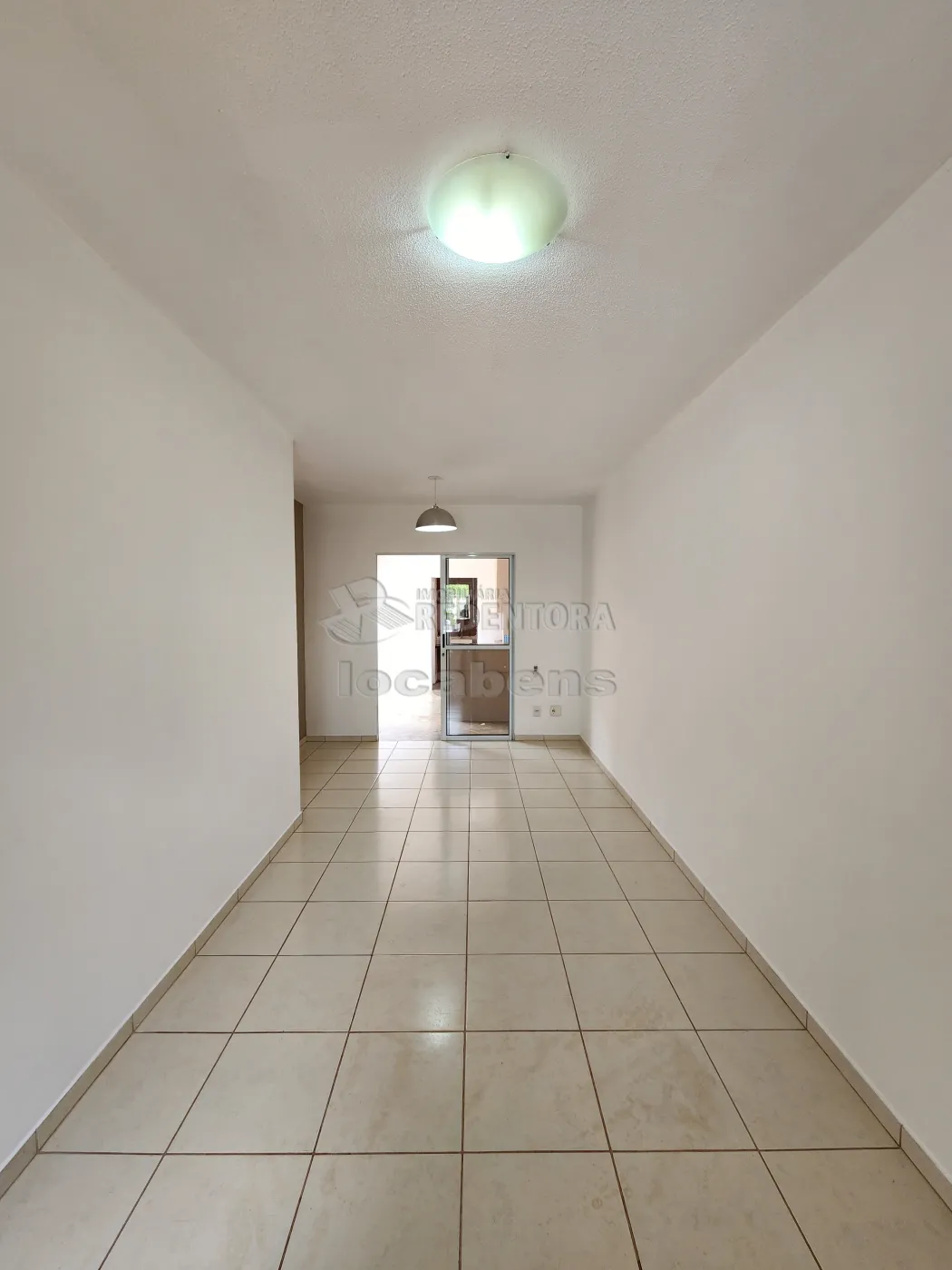 Alugar Casa / Condom&iacute;nio em S&atilde;o Jos&eacute; do Rio Preto R$ 1.300,00 - Foto 1