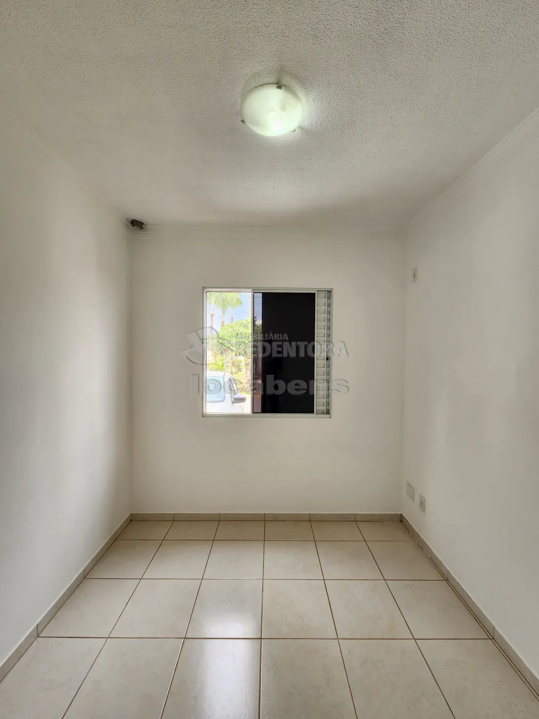 Alugar Casa / Condom&iacute;nio em S&atilde;o Jos&eacute; do Rio Preto R$ 1.300,00 - Foto 8