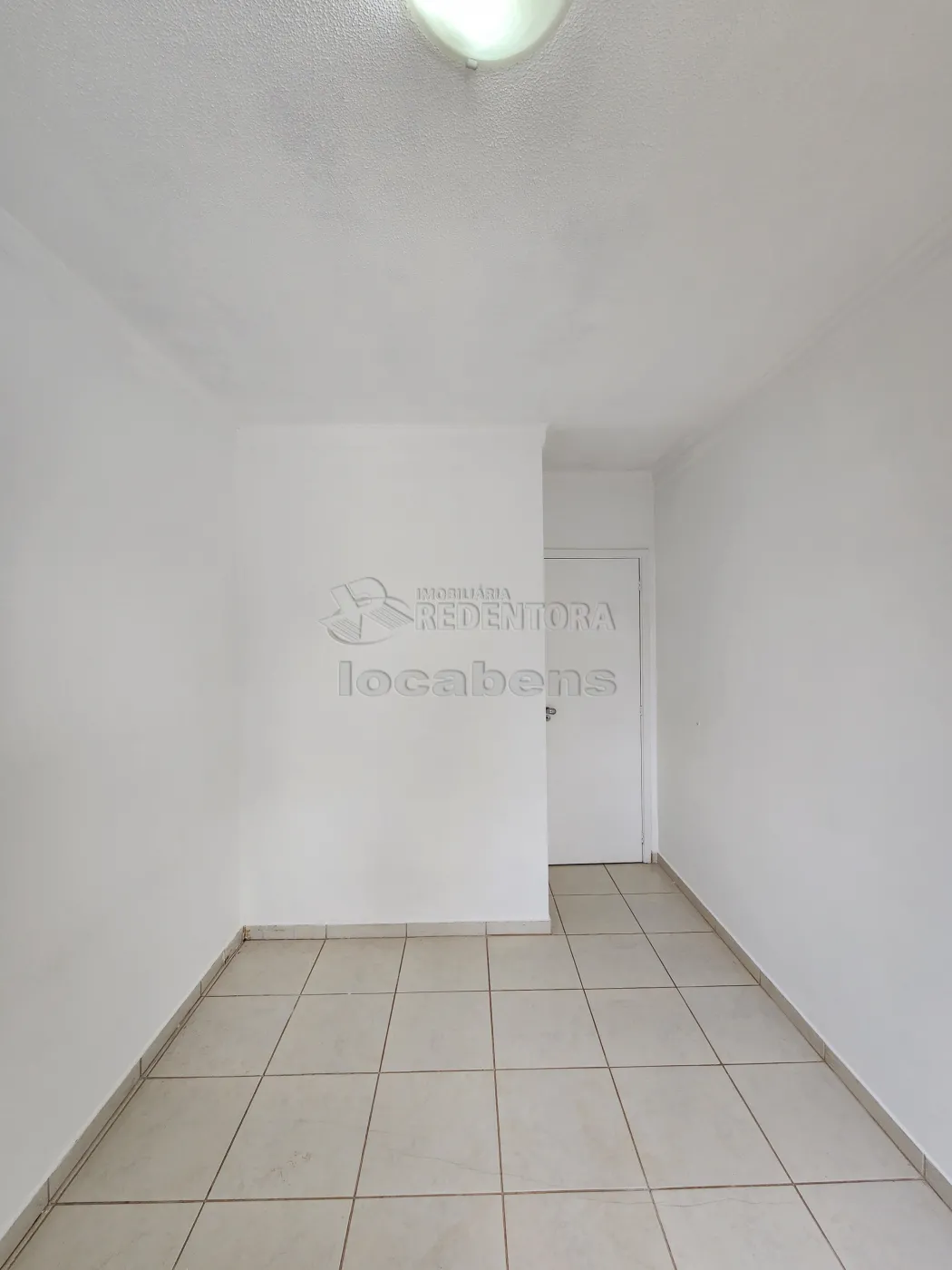 Alugar Casa / Condom&iacute;nio em S&atilde;o Jos&eacute; do Rio Preto R$ 1.300,00 - Foto 9