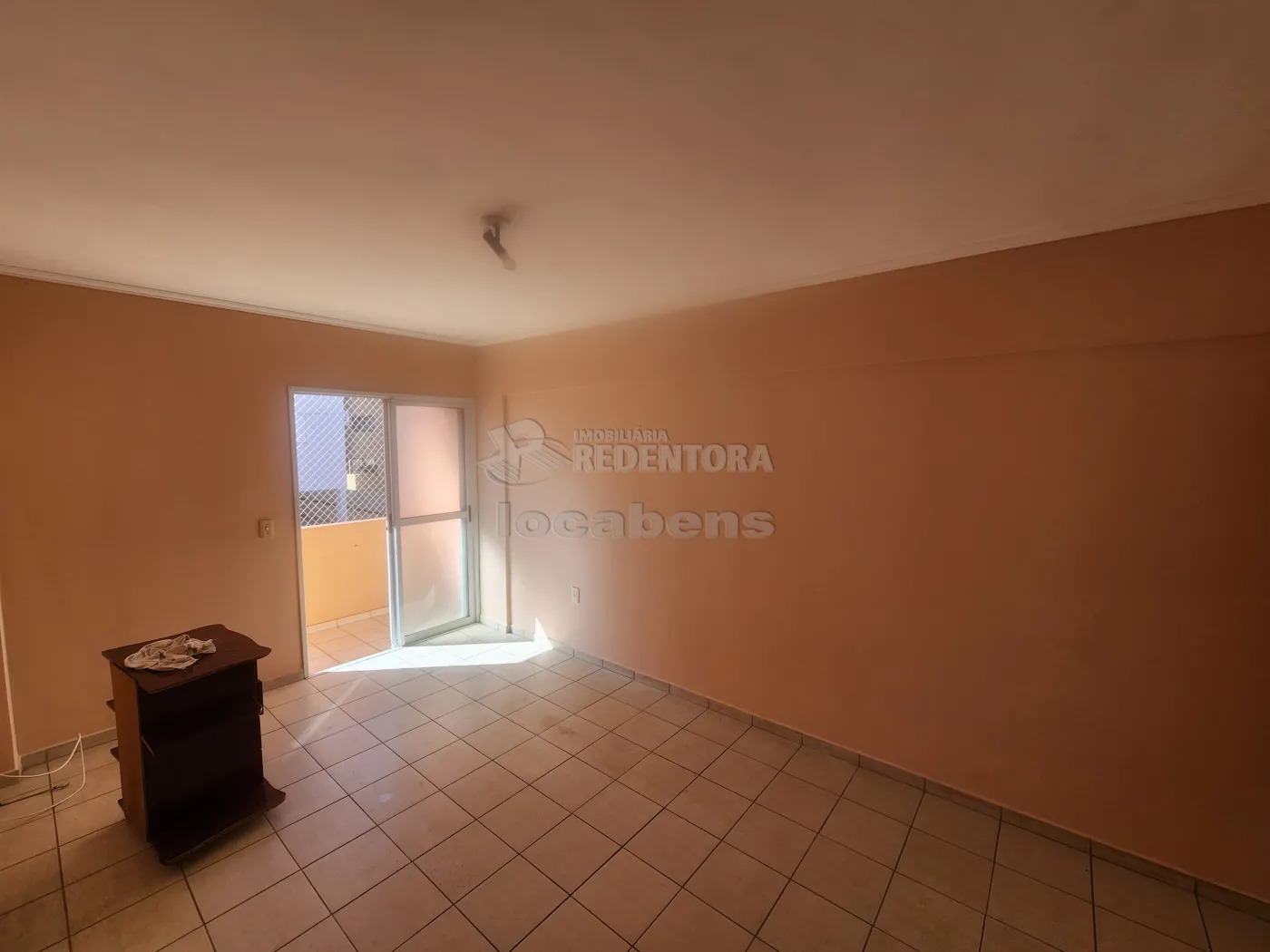 Alugar Apartamento / Padr&atilde;o em S&atilde;o Jos&eacute; do Rio Preto R$ 1.300,00 - Foto 1