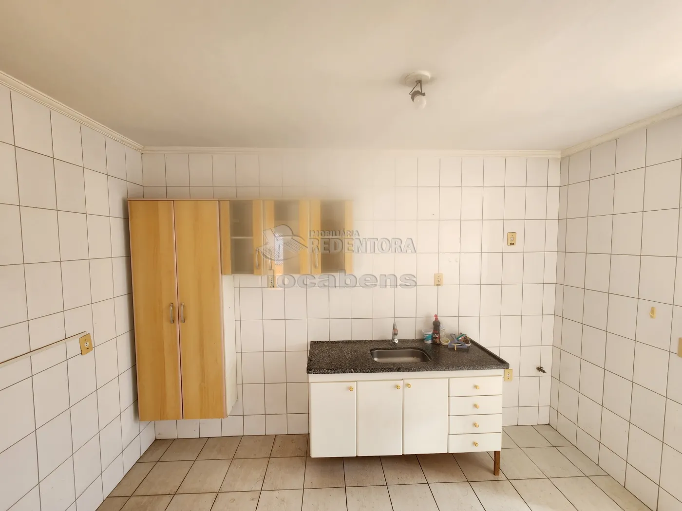 Alugar Apartamento / Padr&atilde;o em S&atilde;o Jos&eacute; do Rio Preto R$ 1.300,00 - Foto 4