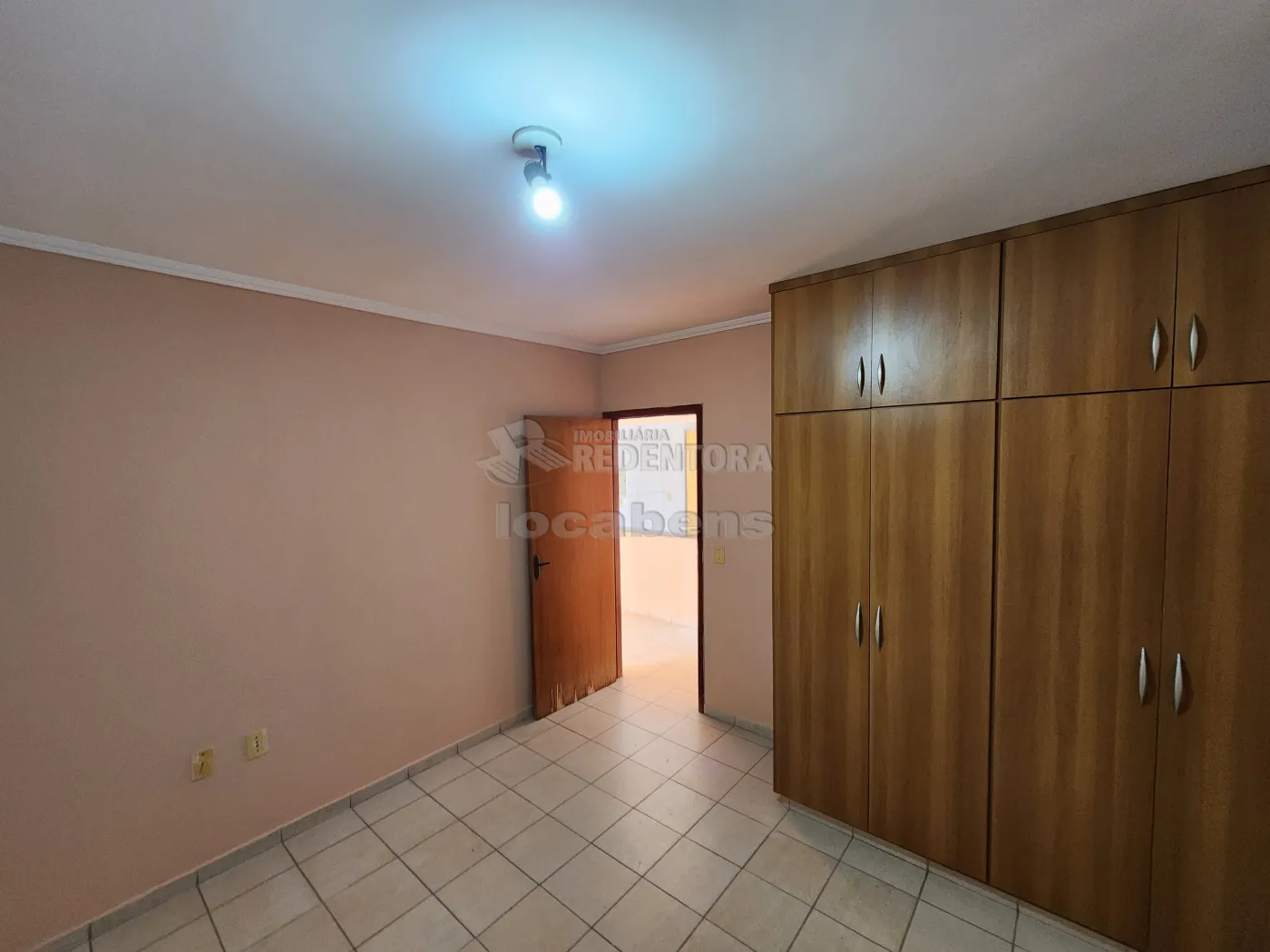 Alugar Apartamento / Padr&atilde;o em S&atilde;o Jos&eacute; do Rio Preto R$ 1.300,00 - Foto 8