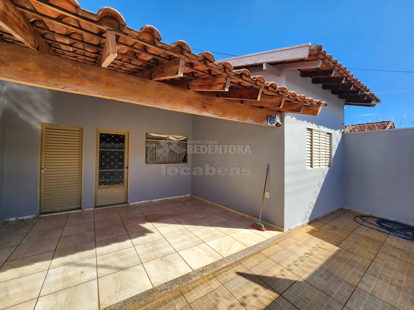 Alugar Casa / Padr&atilde;o em S&atilde;o Jos&eacute; do Rio Preto R$ 1.500,00 - Foto 1