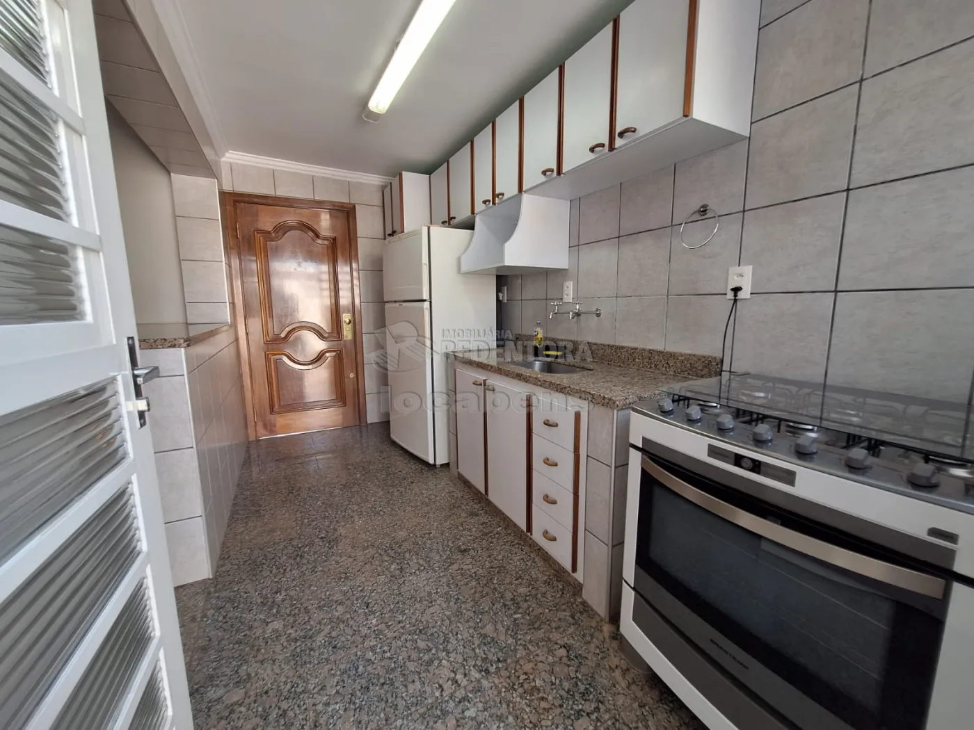 Alugar Casa / Padr&atilde;o em S&atilde;o Jos&eacute; do Rio Preto R$ 3.800,00 - Foto 18