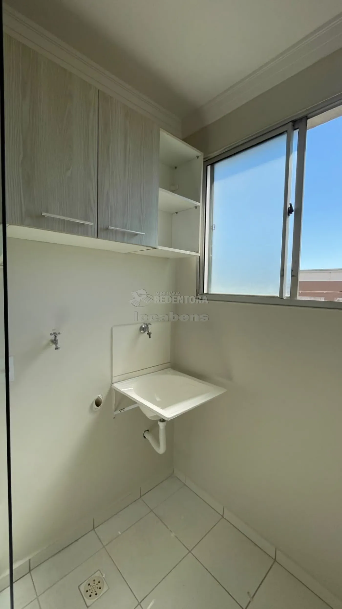 Alugar Apartamento / Padr&atilde;o em S&atilde;o Jos&eacute; do Rio Preto R$ 750,00 - Foto 9