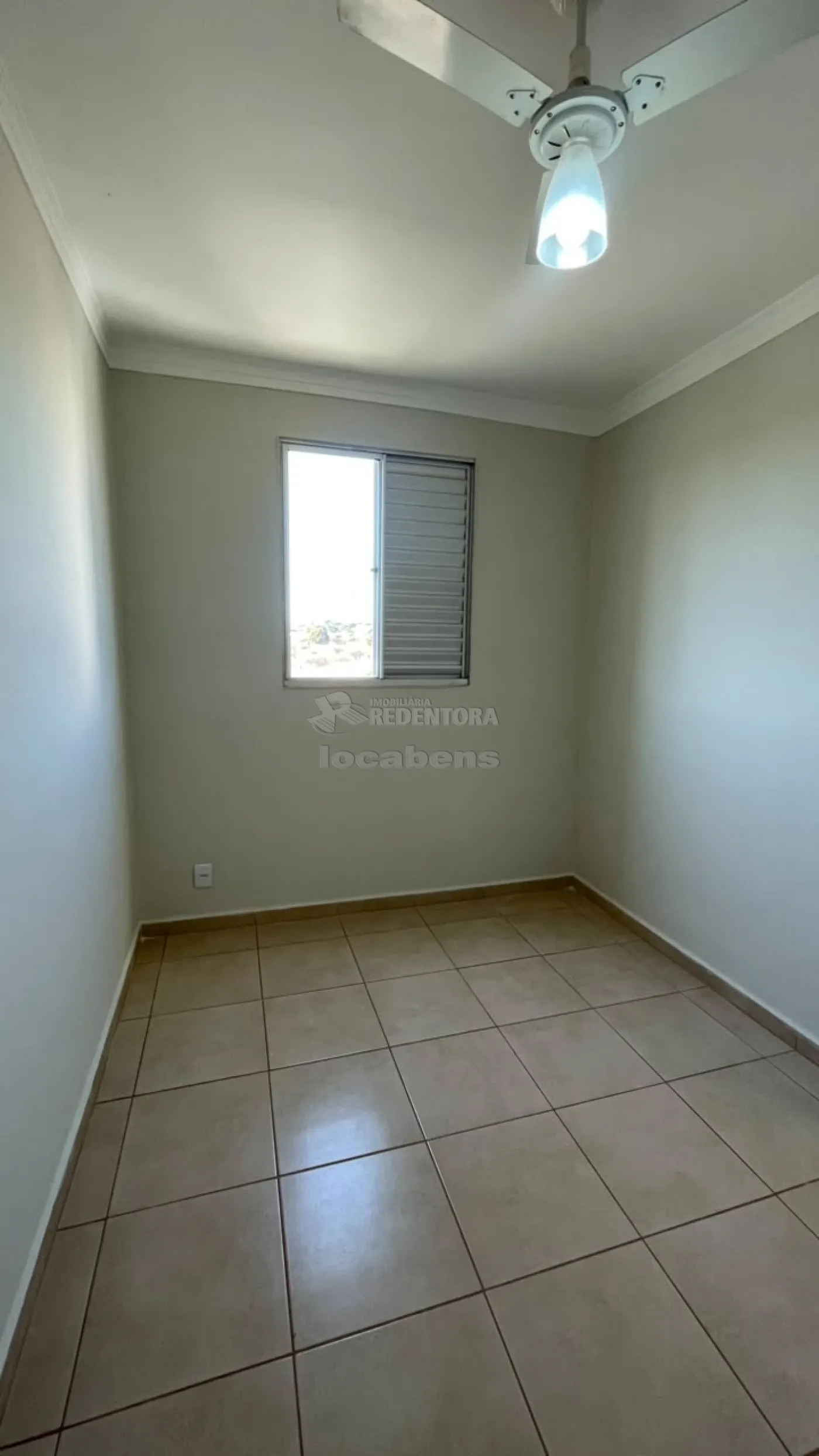 Alugar Apartamento / Padr&atilde;o em S&atilde;o Jos&eacute; do Rio Preto R$ 750,00 - Foto 16